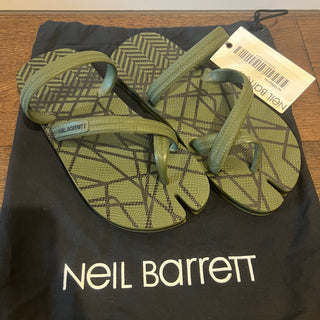 Neil Barrett Fatigue Green Abstract Chevron Flip Flops (Size EU 36)